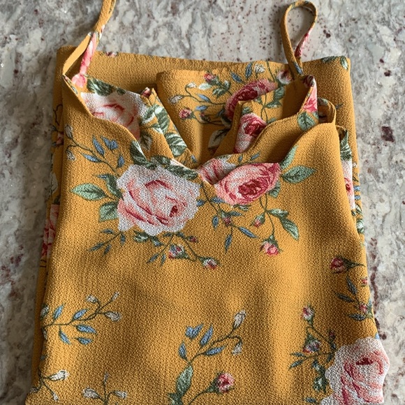 Monteau Rode Detailed Cold Shoulder Top - Picture 6 of 8